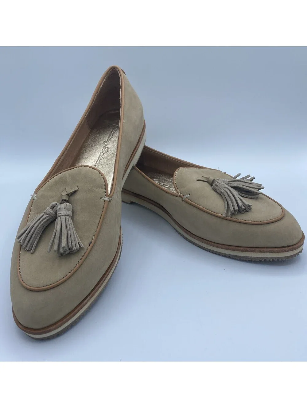 Tommy Bahama Women’s 7.5 Tan Suede Loafers Driving Flats Tassels